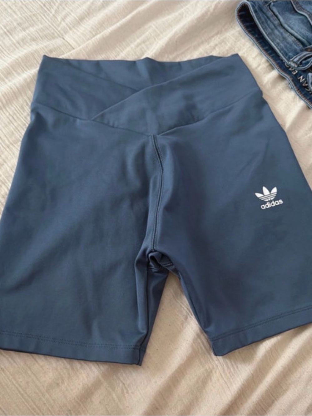 adidas Navy High-Rise V-Waist Bike Shorts nwot